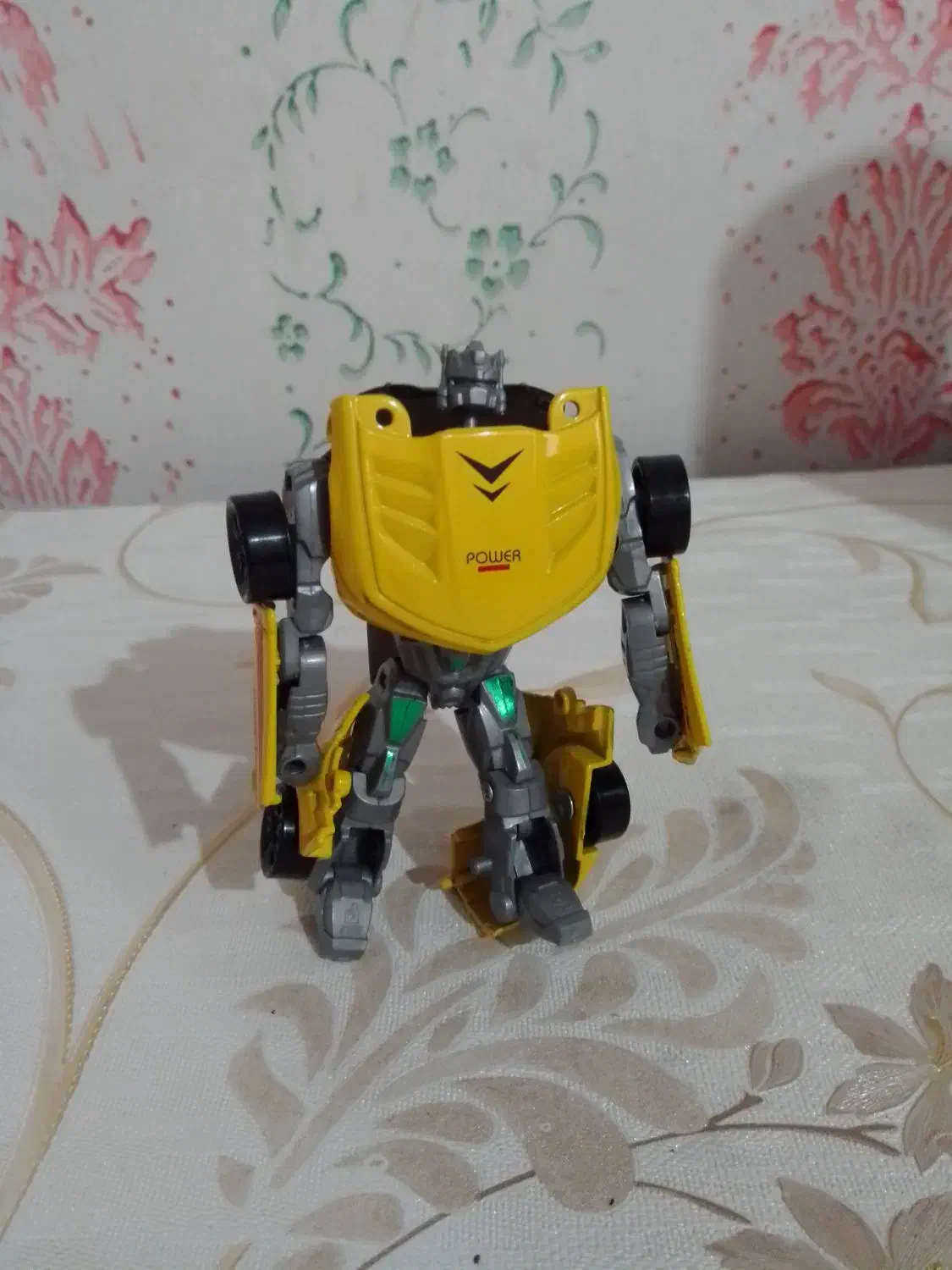 اسباب بازی ماشین فلزی تبدیل شو و فگور مرد اره ای|اسباببازی|مشهد, هفت تیر (نه دره)|دیوار