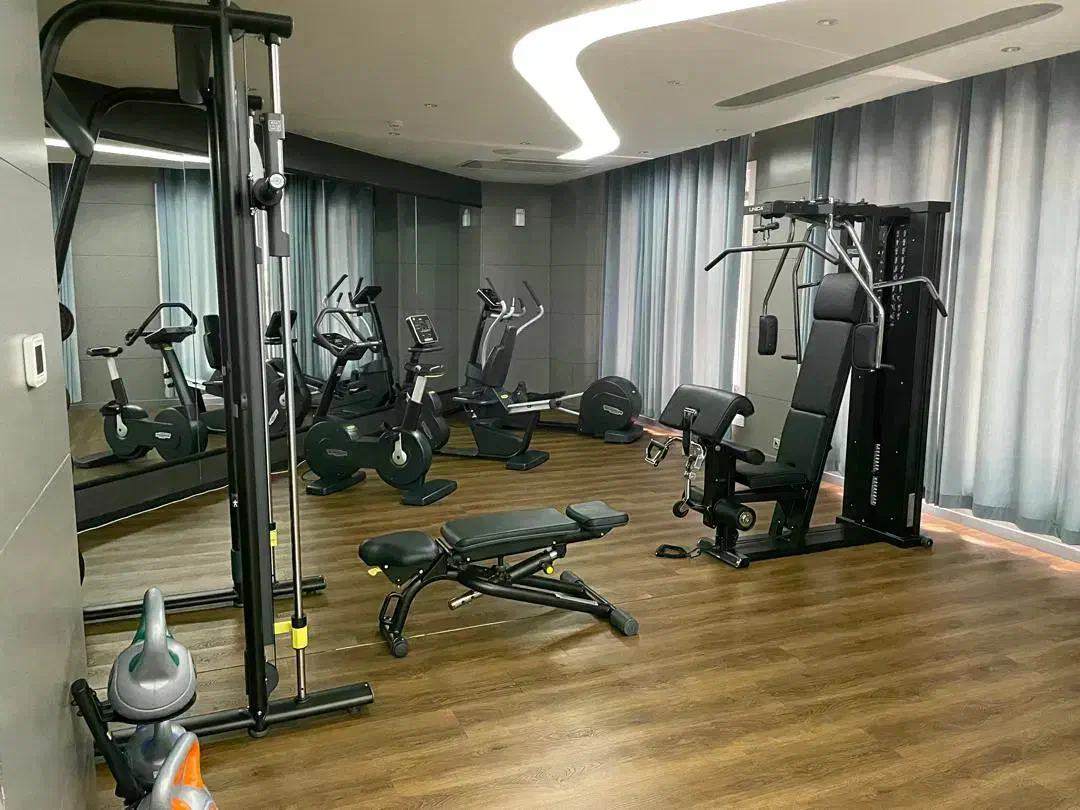 112متر تراس بزرگ باغ بهشت سعادت آباد