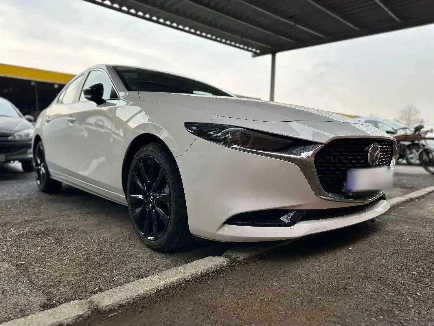 مزدا ۳ پرمیوم سفید صفر داخل مارون|خودرو سواری و وانت|تهران, میدان میوه و تره‌بار مرکزی|دیوار