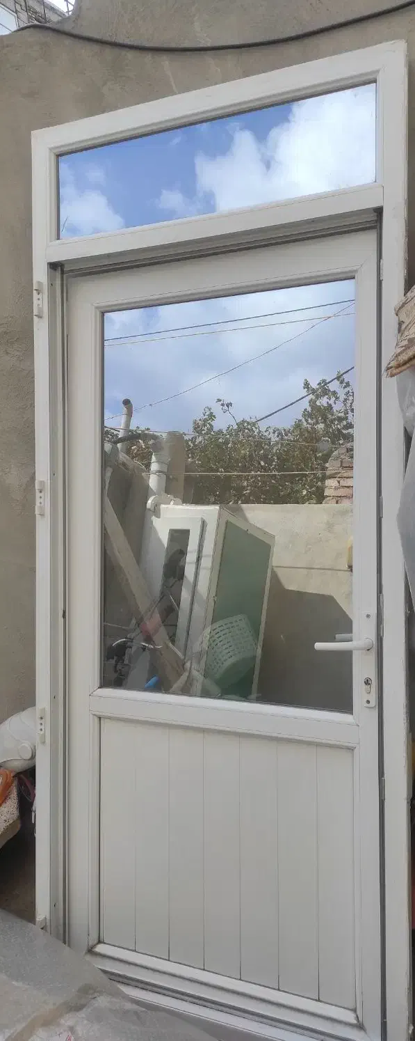 درب پی وی سی|مصالح و تجهیزات ساختمان|بازرگان, |دیوار