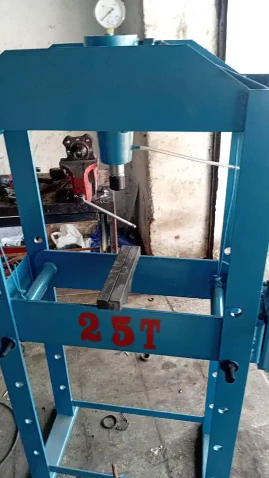 پرس ۲۵تن دستی|ماشینآلات صنعتی|رشت, هلال احمر|دیوار