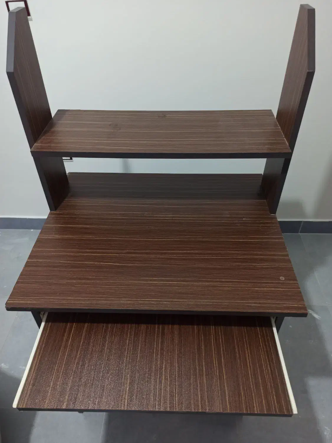 میز تحریر و کامپیوتر|میز تحریر و کامپیوتر|چالوس, |دیوار