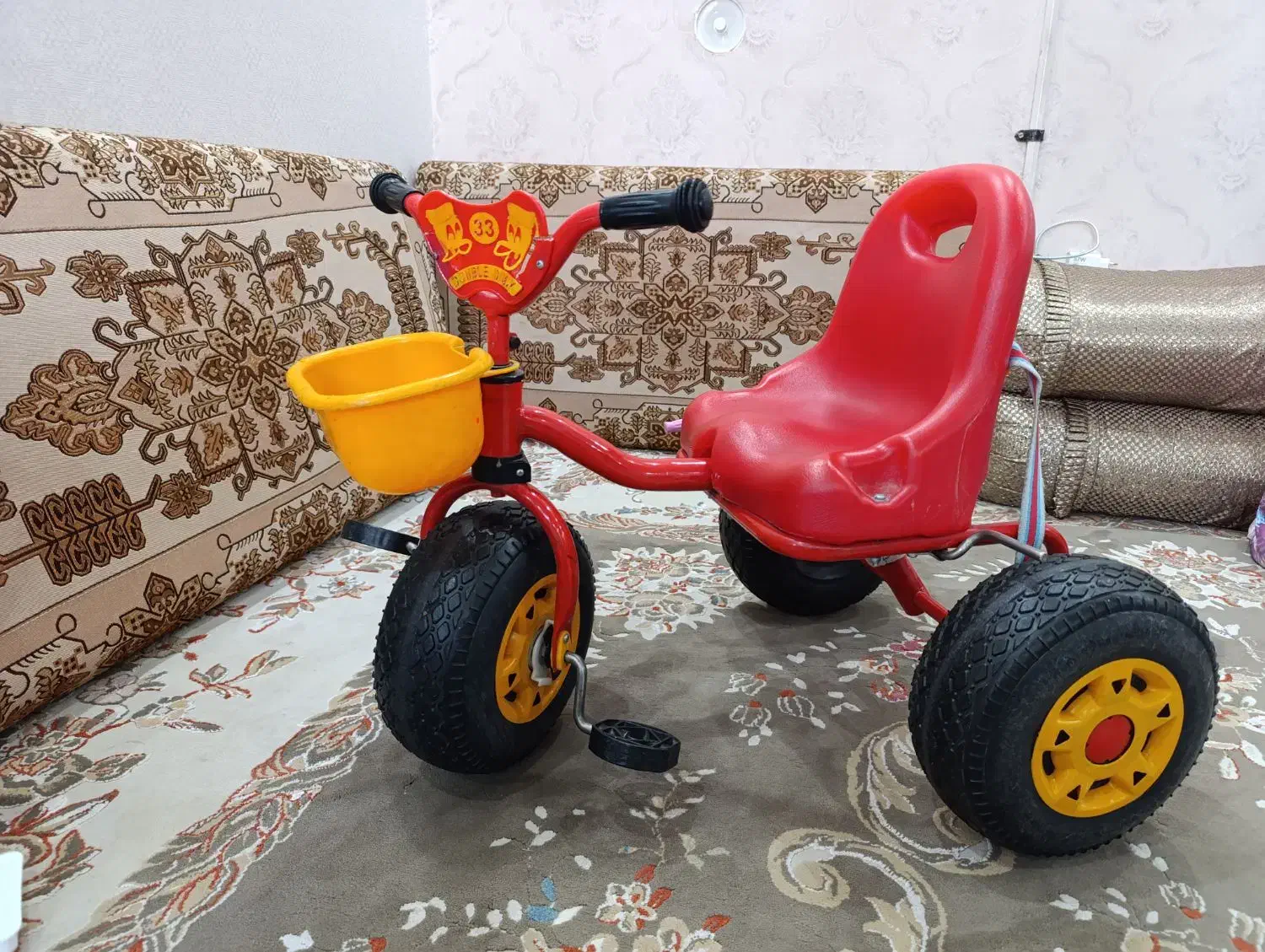 سه چرخه کودک|اسباب‌بازی بچه|فولادشهر, فولادشهر|دیوار