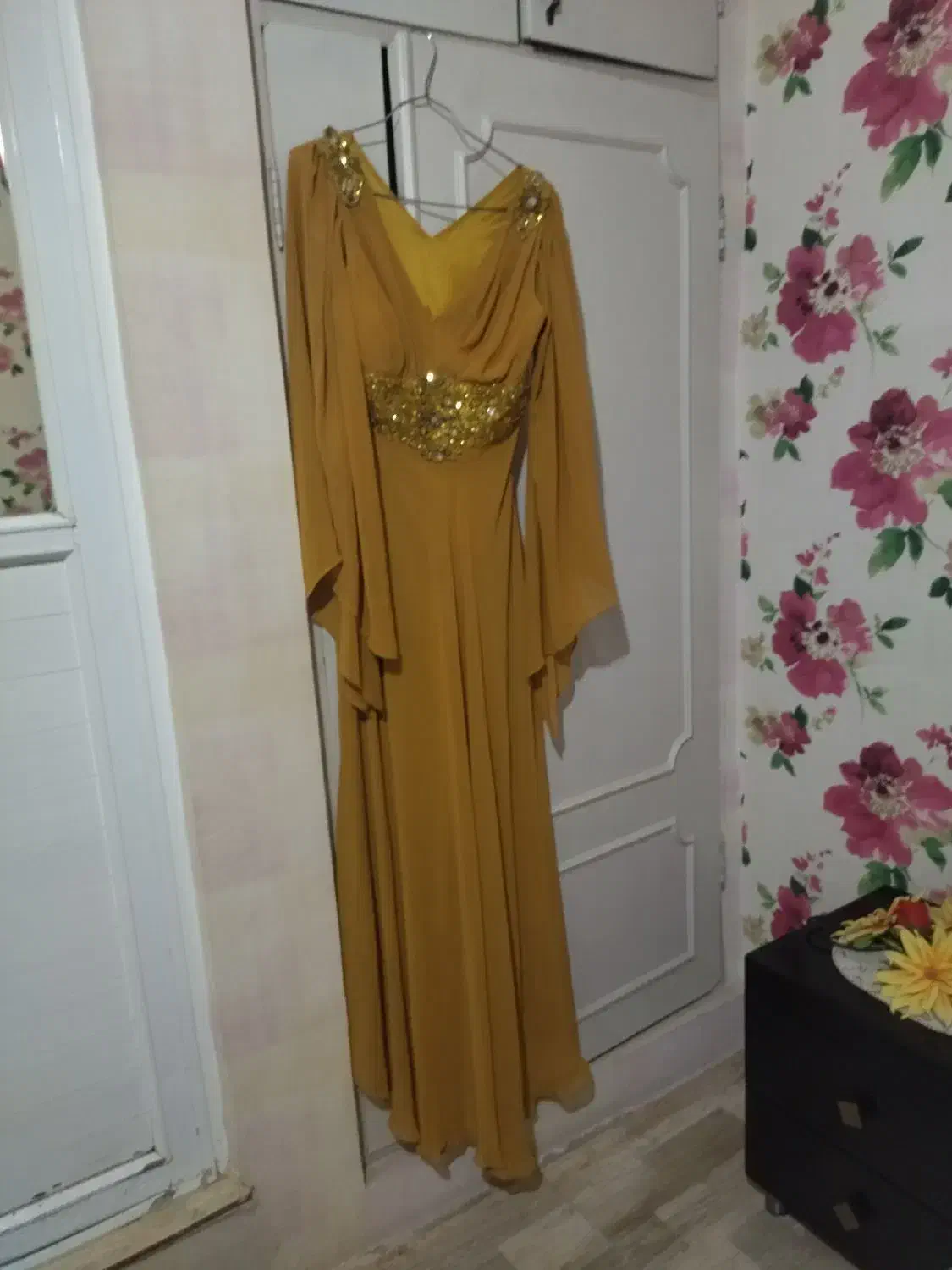 پیران مجلسی در حد نو|لباس|ایجرود, |دیوار