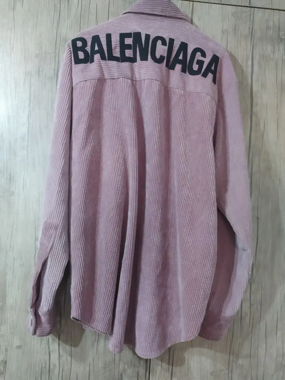 تعدادی مانتو و شال|لباس|رشت, پل تالشان|دیوار