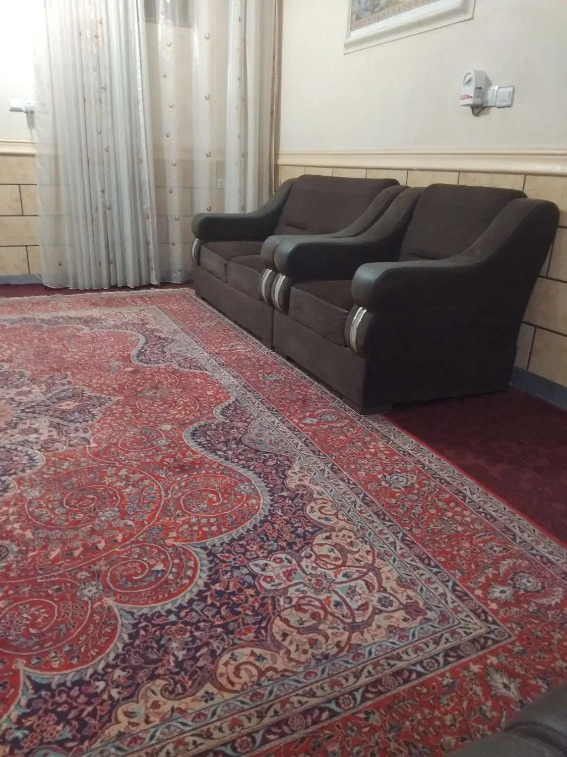 مبل ۷ نفره ۴ تیکه سالم|مبلمان خانگی و میز عسلی|بندر گناوه, |دیوار