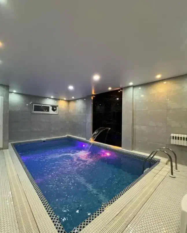 اجاره باغ با استخر(سرپوشیده)|اجارهٔ کوتاهمدت ویلا و باغ|تهران, شهرک چیتگر|دیوار