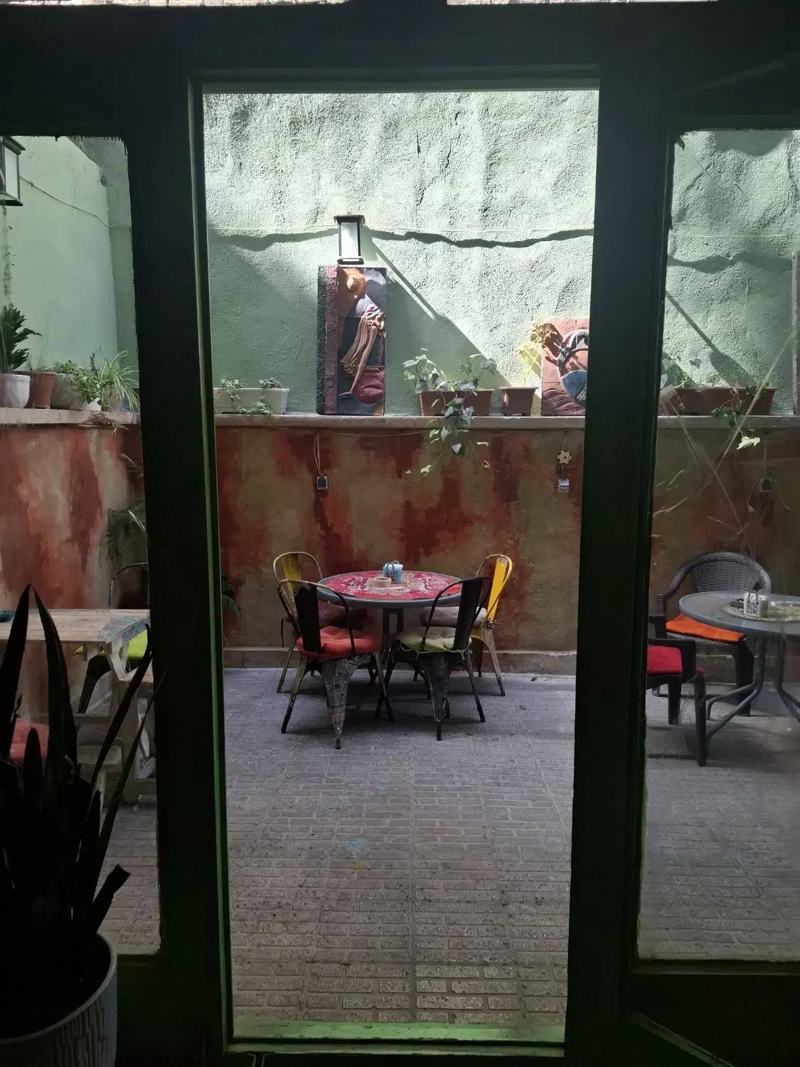 سالن دار خانم و آقا|استخدام خدمات فروشگاه و رستوران|تهران, فلسطین (میدان انقلاب)|دیوار