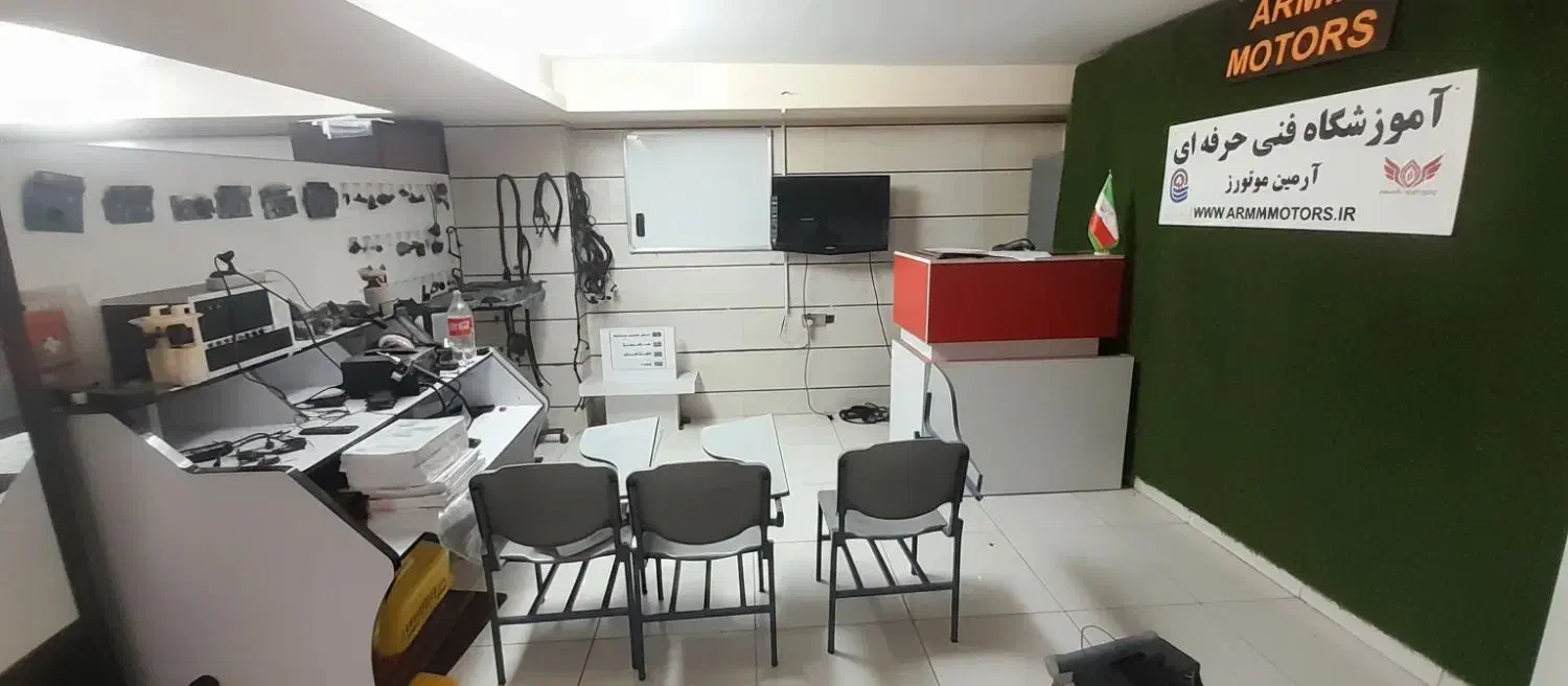 صندلی دانشجویی/میز مدیریت/کتابخانه|صندلی و نیمکت|قزوین, |دیوار