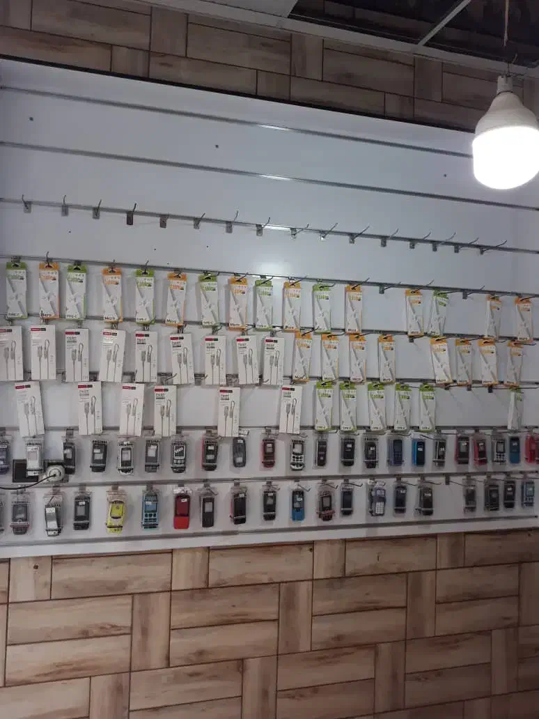 دکور موبایل فروشی با لوازم جانبی|فروشگاه و مغازه|رباط‌کریم, نصیرشهر|دیوار