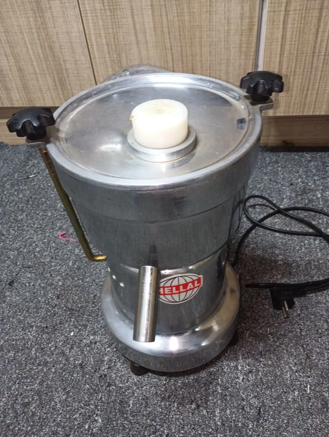 آبمیوه گیر مارک هلال|آبمیوهگیر و آبمرکباتگیر|قم, باغ پنبه|دیوار