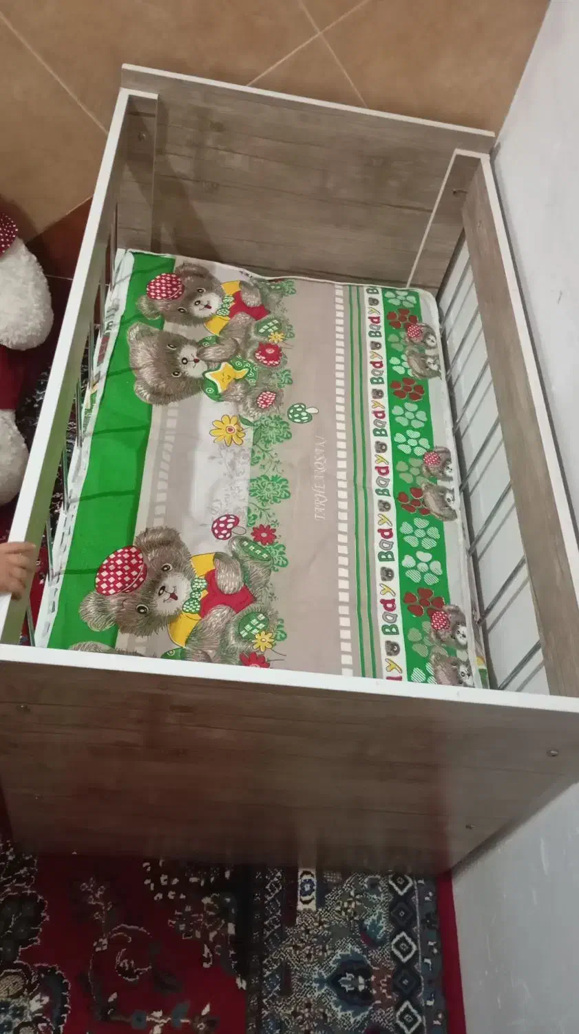 تخت خواب|تخت و صندلی بچه|قم, نیروگاه|دیوار