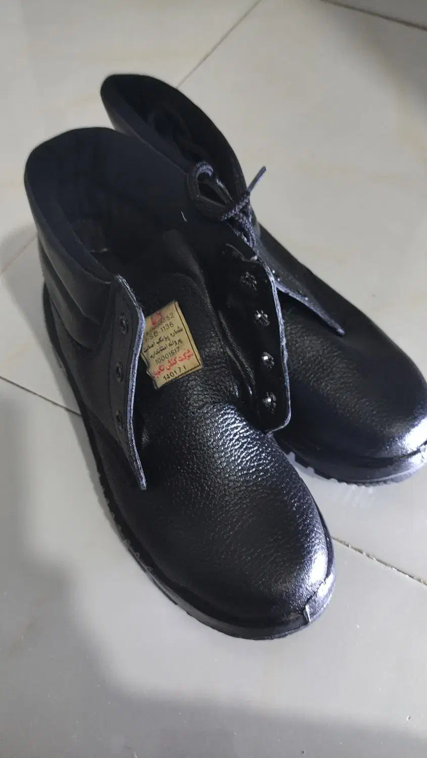 کفش ایمنی/ سایز۴۰ / سایز ۴۱|کیف، کفش، کمربند|گرمدره, |دیوار