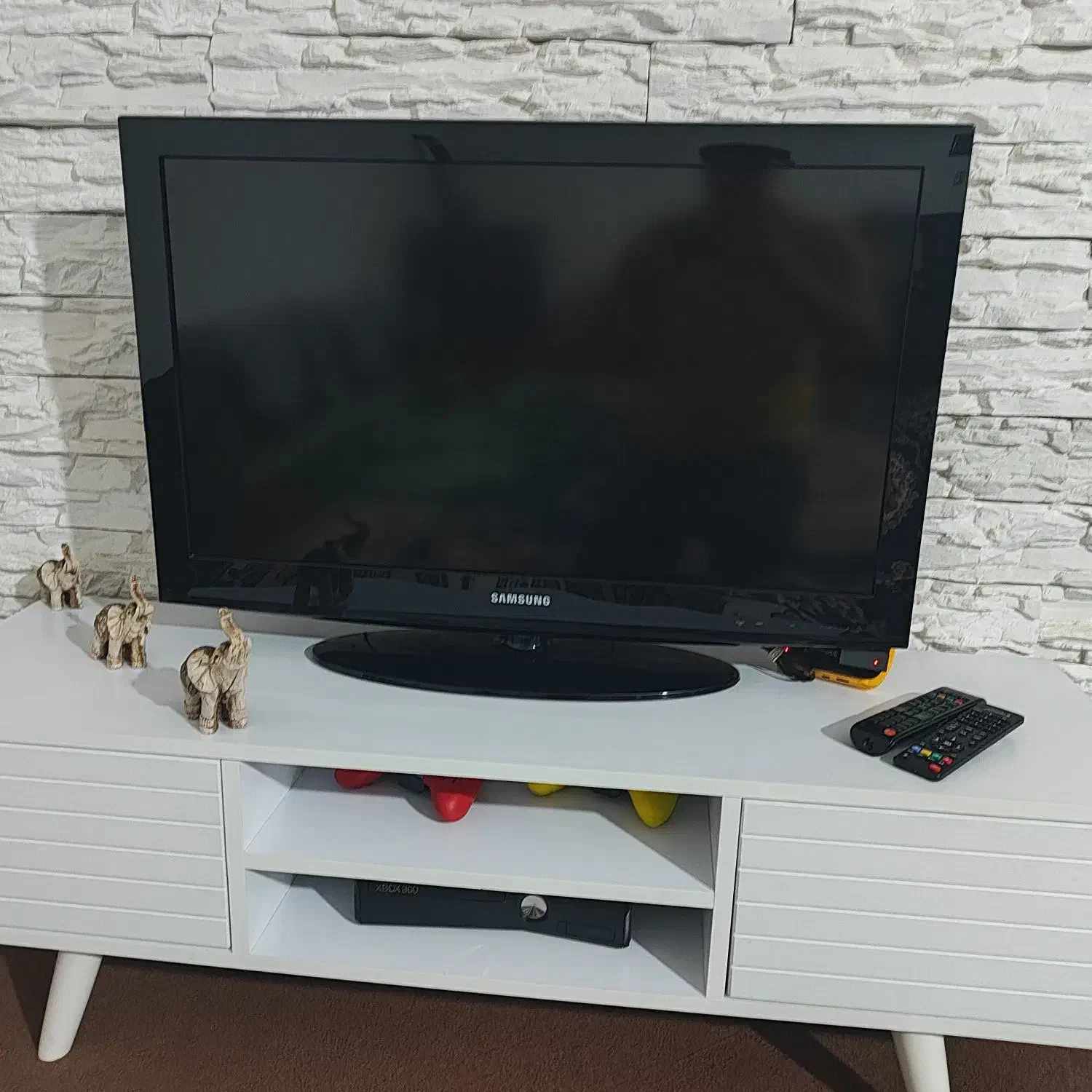 تلویزیون ۳۲ اینچ ال سی دی مارک سامسوسنگ|تلویزیون و پروژکتور|صالح آباد, |دیوار