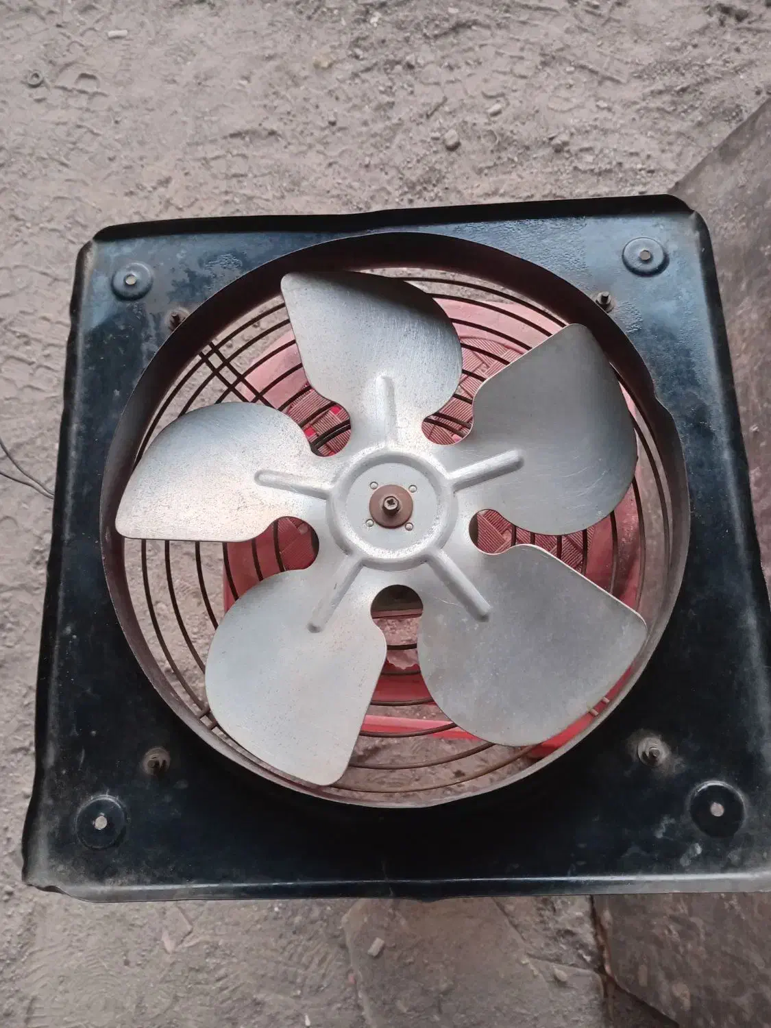 هوا کش|پنکه و تصفیه‌کنندهٔ هوا|خسروشاه, |دیوار