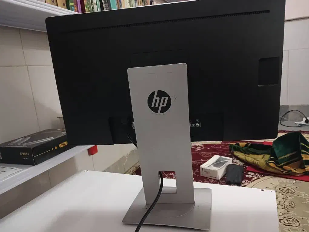 مانیتور اچ پی|قطعات و لوازم جانبی رایانه|قم, چهل اختران|دیوار