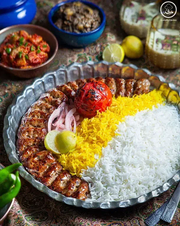 پیک موتوری|استخدام خدمات فروشگاه و رستوران|قم, بکایی|دیوار
