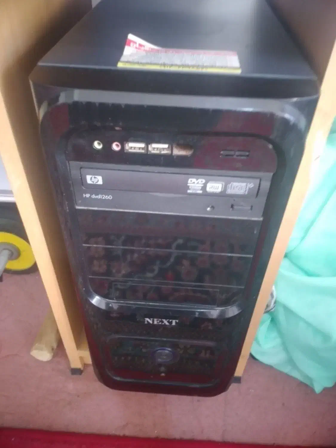 کامپیوتر با میز|رایانه رومیزی|نسیم‌شهر, |دیوار