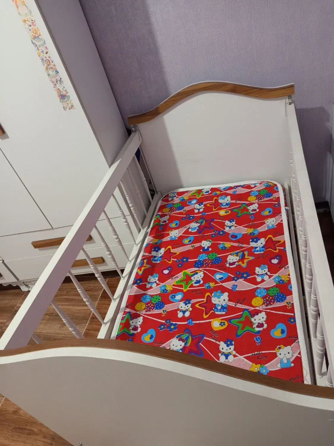 تخت خواب  کودک  همراه گهواره|تخت و صندلی بچه|چهارباغ, |دیوار