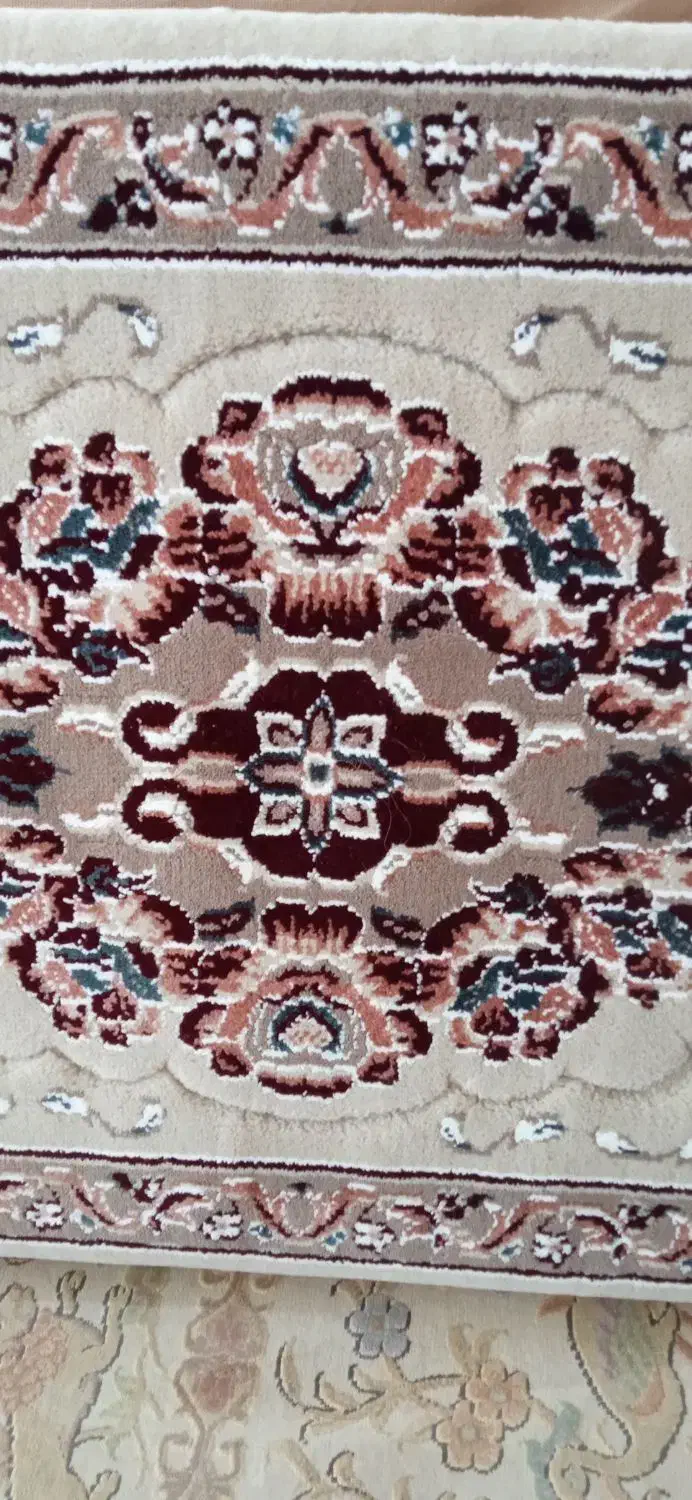 یک جفت پشتی با رویه فرش ماشینی برجسته|پشتی|تهران, مدائن|دیوار