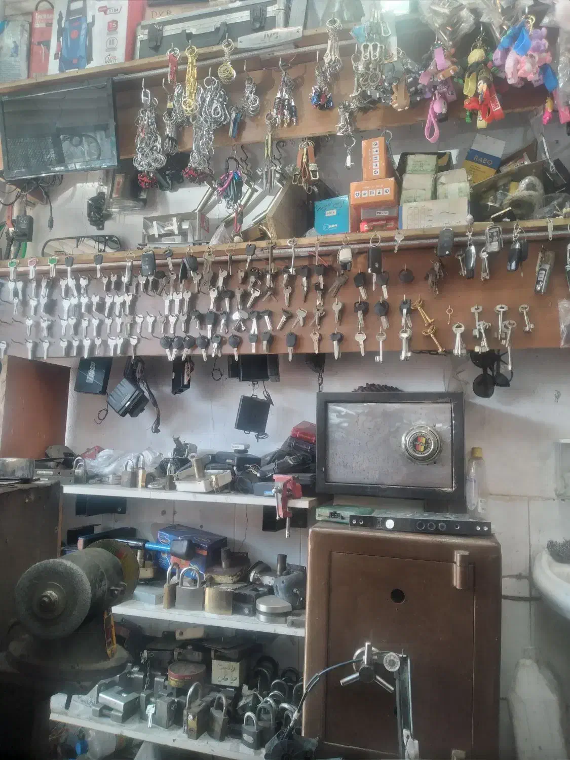 قفلساز و نصاب دزدگیر خودرو|استخدام صنعتی، فنی، مهندسی|رشت, پل تالشان|دیوار