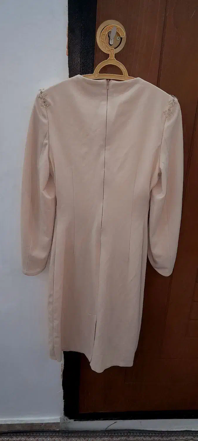 لباس|لباس|اسلام‌شهر, شهرک امام حسین (میان آباد)|دیوار