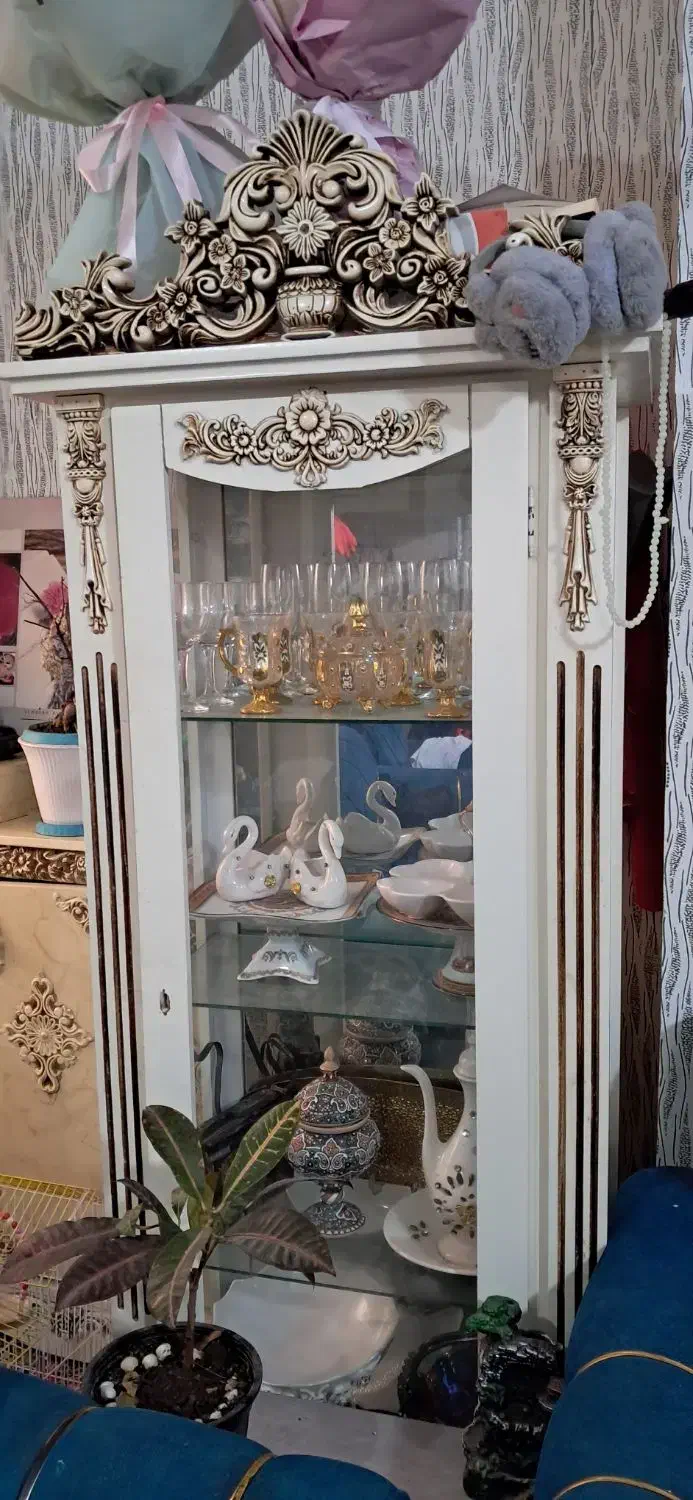 ویترین سفید|بوفه، ویترین، کنسول|رشت, حمیدیان|دیوار