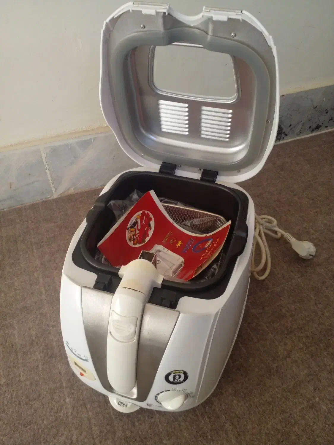 یک عدد سرخ کن نونو    و|سایر لوازم برقی|سبزوار, شهرک ابوذر|دیوار