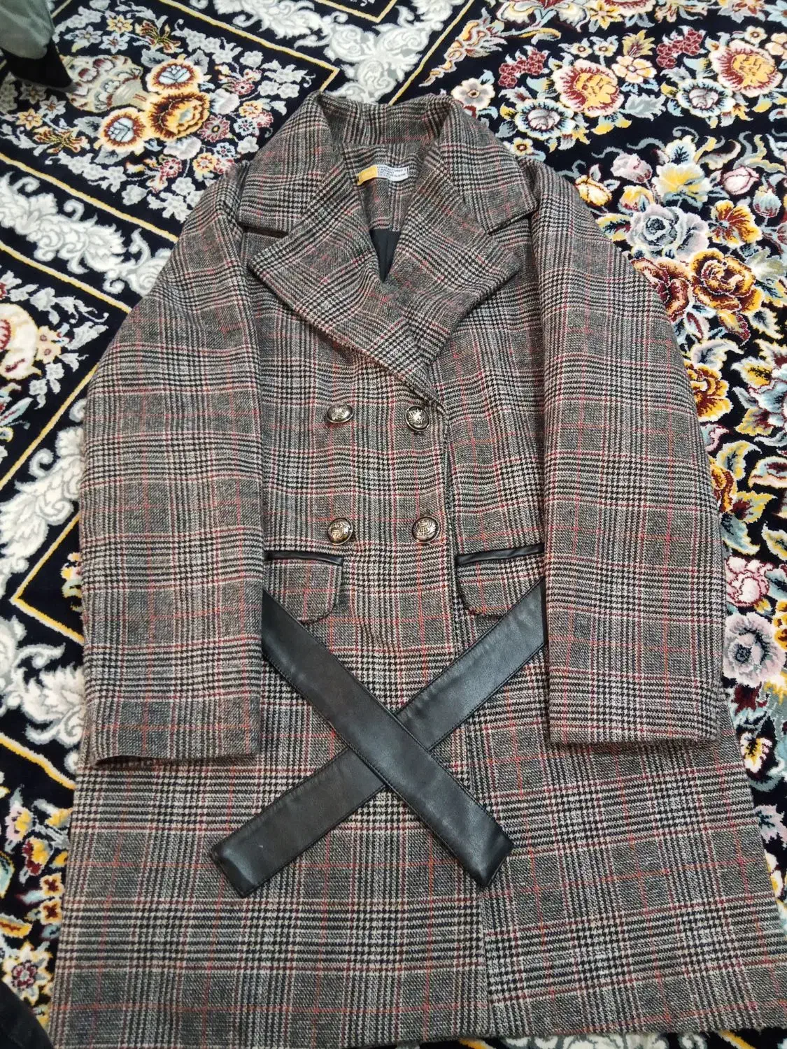 پالتونو|لباس|تربت‌حیدریه, ترمینال|دیوار