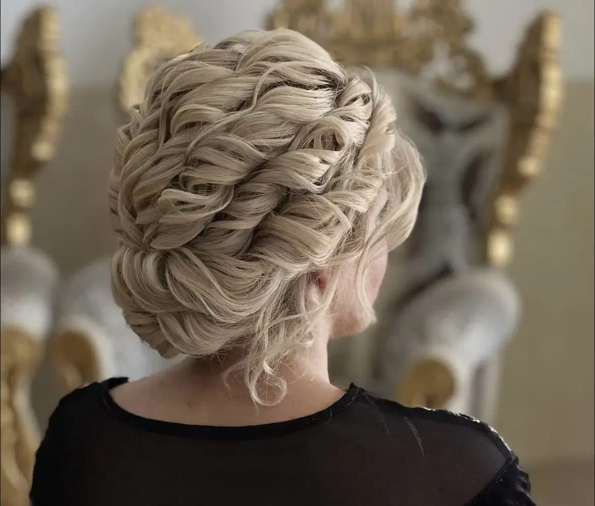 خدمات تخصصی شنیون فقط 300|خدمات آرایشگری و زیبایی|الوند, |دیوار