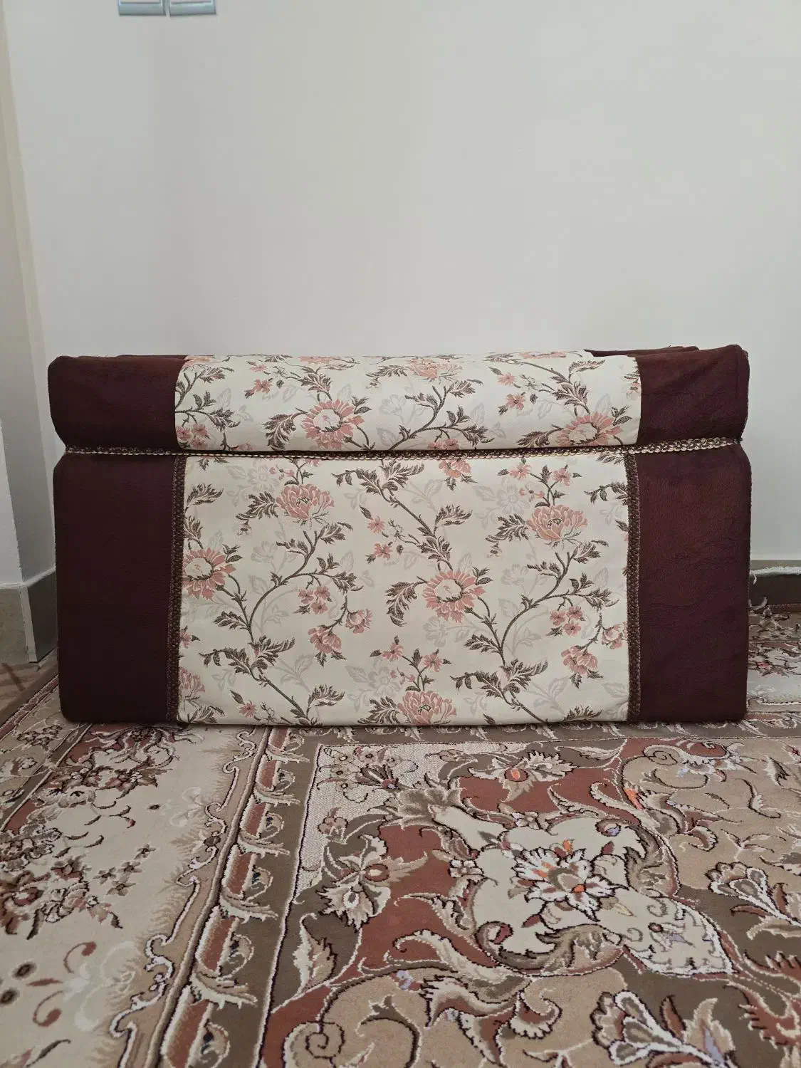 ۵ عدد پشتی|پشتی|اصفهان, گورتان|دیوار