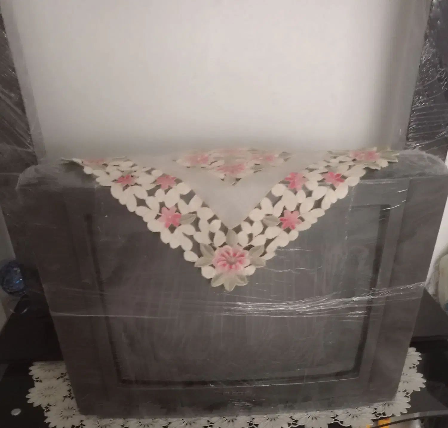 تلویزیون ۲۱اینچ|تلویزیون و پروژکتور|قدس, شهرقدس|دیوار