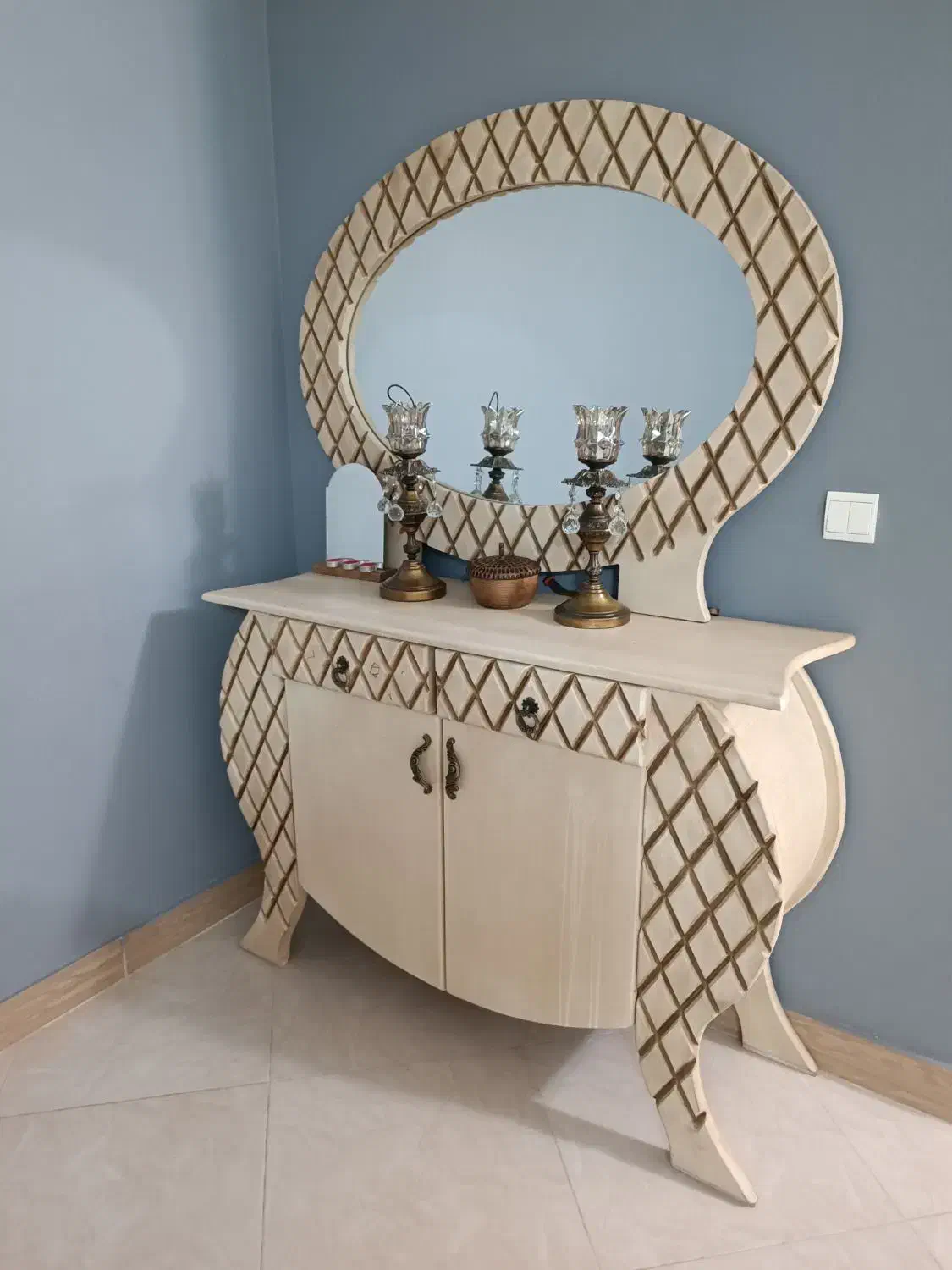 کنسول و آینه بسیار سالم|بوفه، ویترین، کنسول|ساری, |دیوار