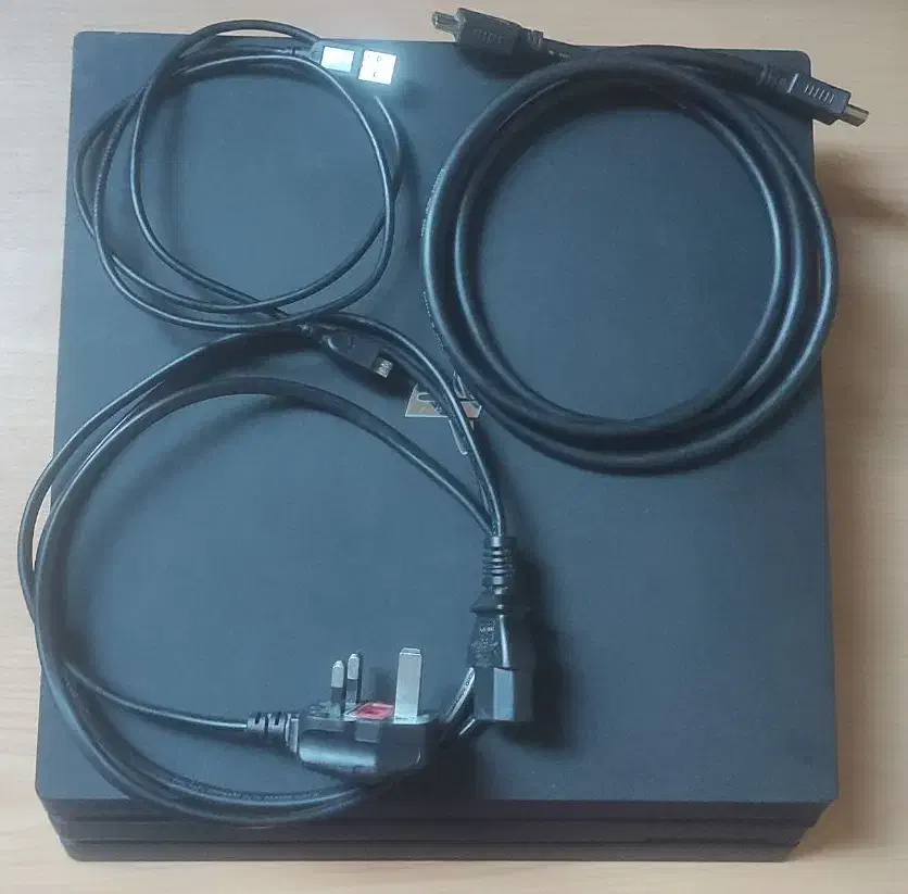 PS4 Pro دو دسته 1TB|کنسول، بازی ویدئویی و آنلاین|شیراز, شهرک بزین|دیوار