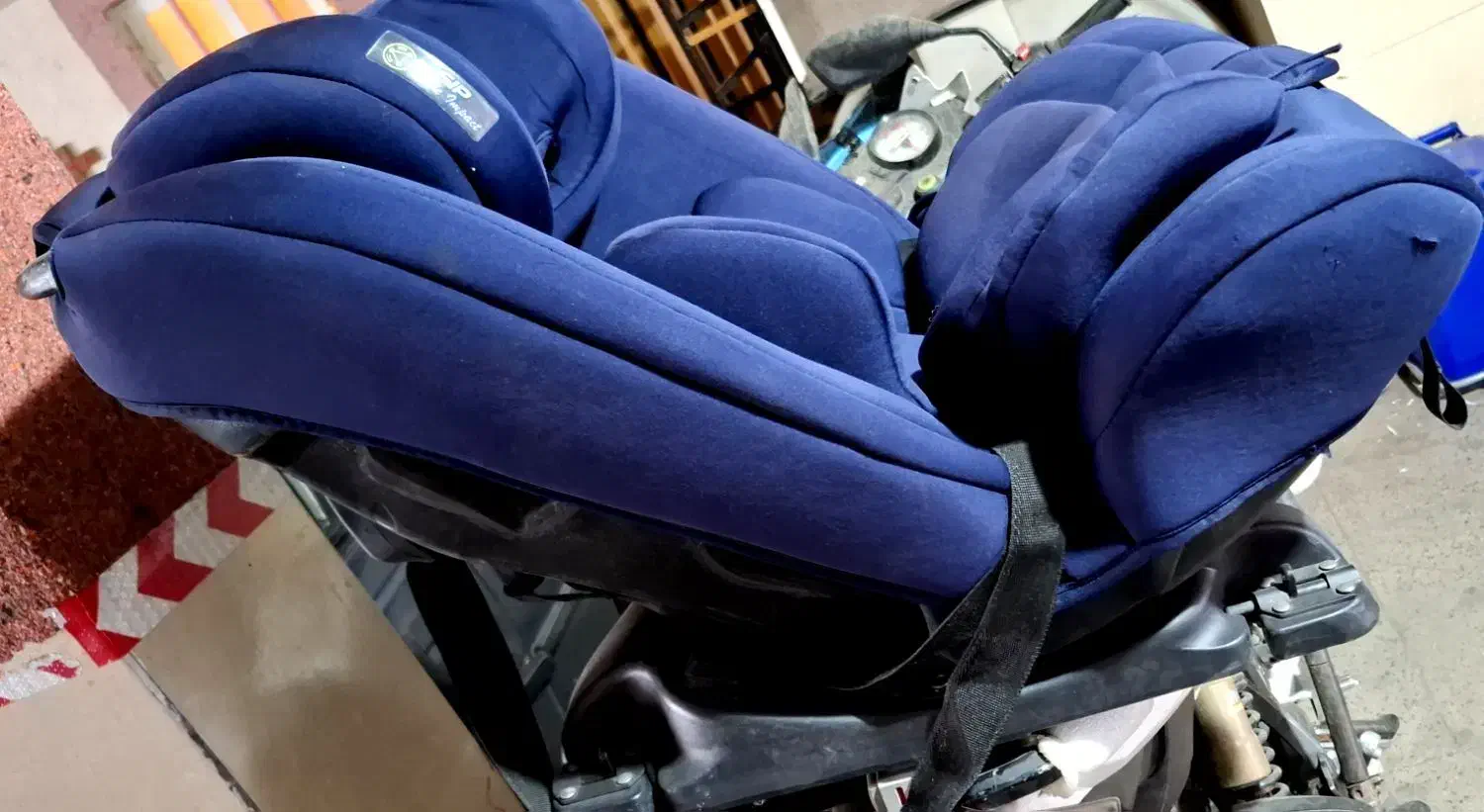 صندلی ماشین کودک|تخت و صندلی بچه|فردیس, منظریه|دیوار