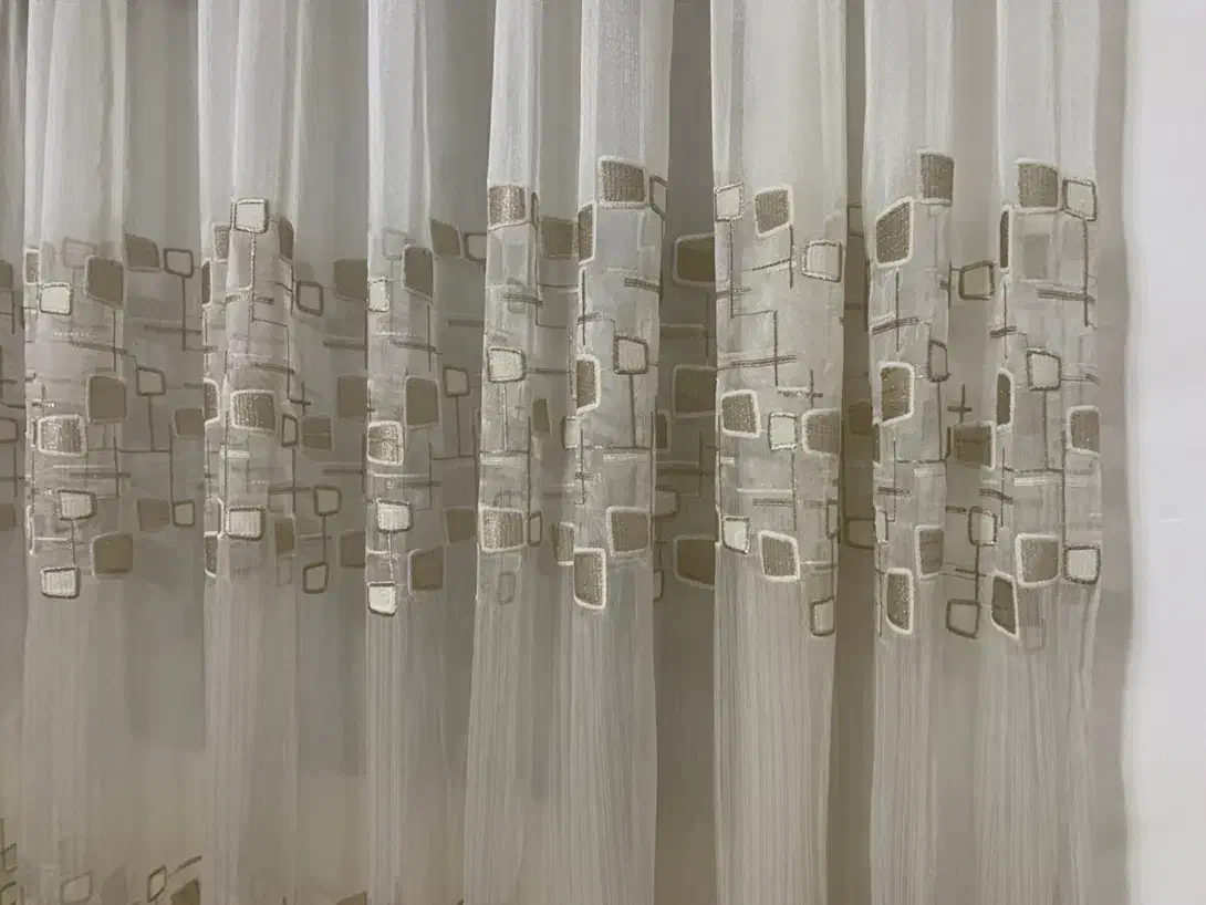 پرده|پرده، رانر، رومیزی|لاهیجان, قیام|دیوار