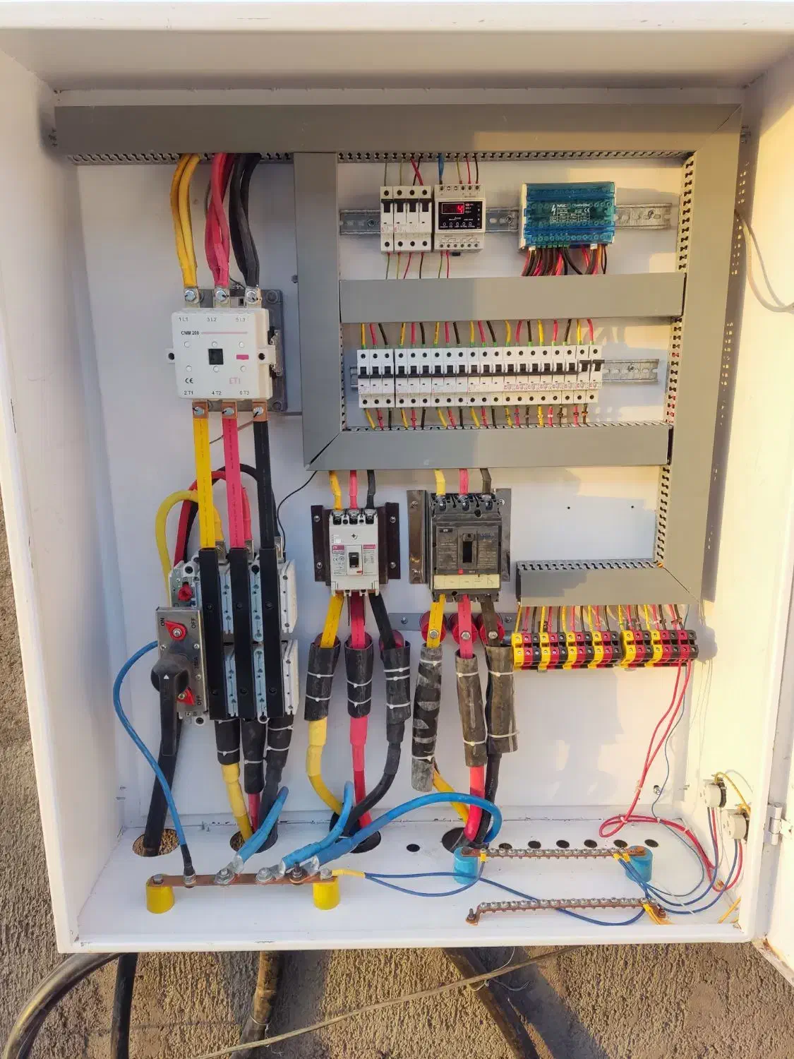 مونتاژ تابلو ، برق صنعتی ، جرثقیل سقفی|خدمات پیشه و مهارت|قم, بلوار امین و ساحلی|دیوار