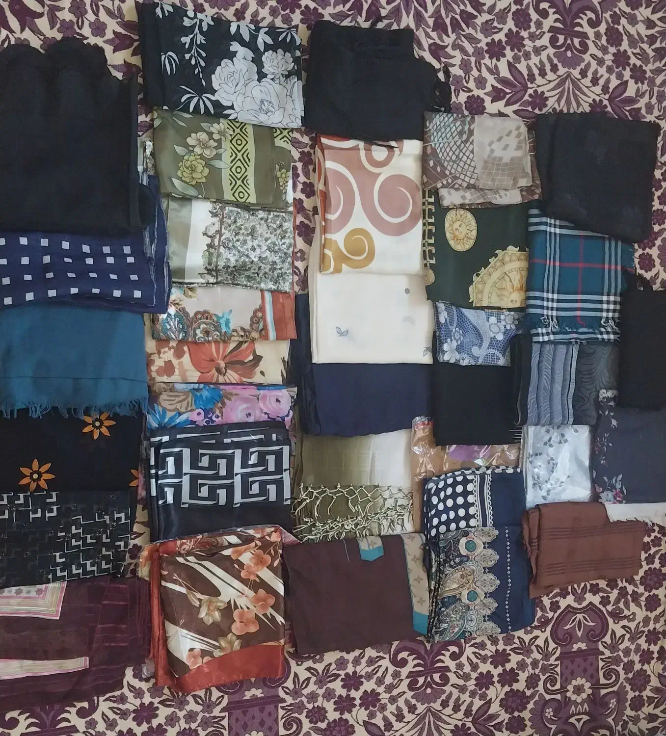 روسریهای ولباسها همگی نوهستند|لباس|سلماس, |دیوار