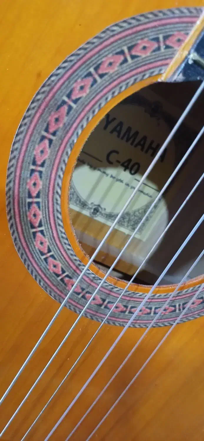 گیتار یاماهاc40|گیتار، بیس، امپلیفایر|زرند, |دیوار