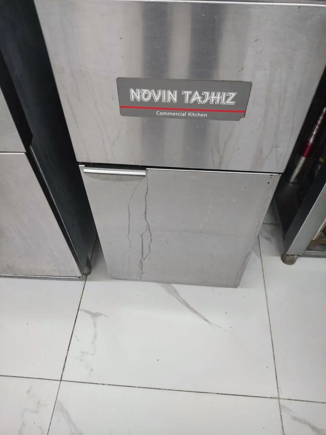 یک سری تجهیزات فست فود|کافیشاپ و رستوران|اصفهان, درب کوشک|دیوار