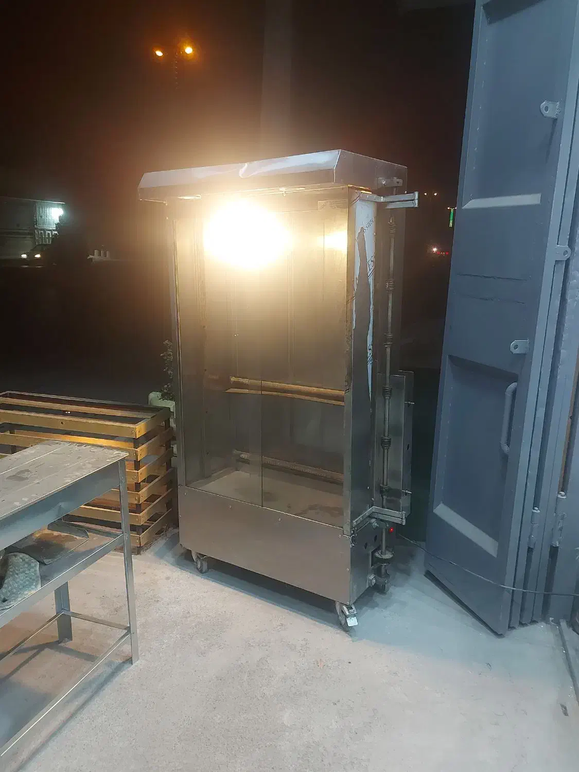 اجاره مغازه فست فود با کلیه وسایل مورو نیاز کار|اجارهٔ مغازه و غرفه|خمینیشهر, |دیوار