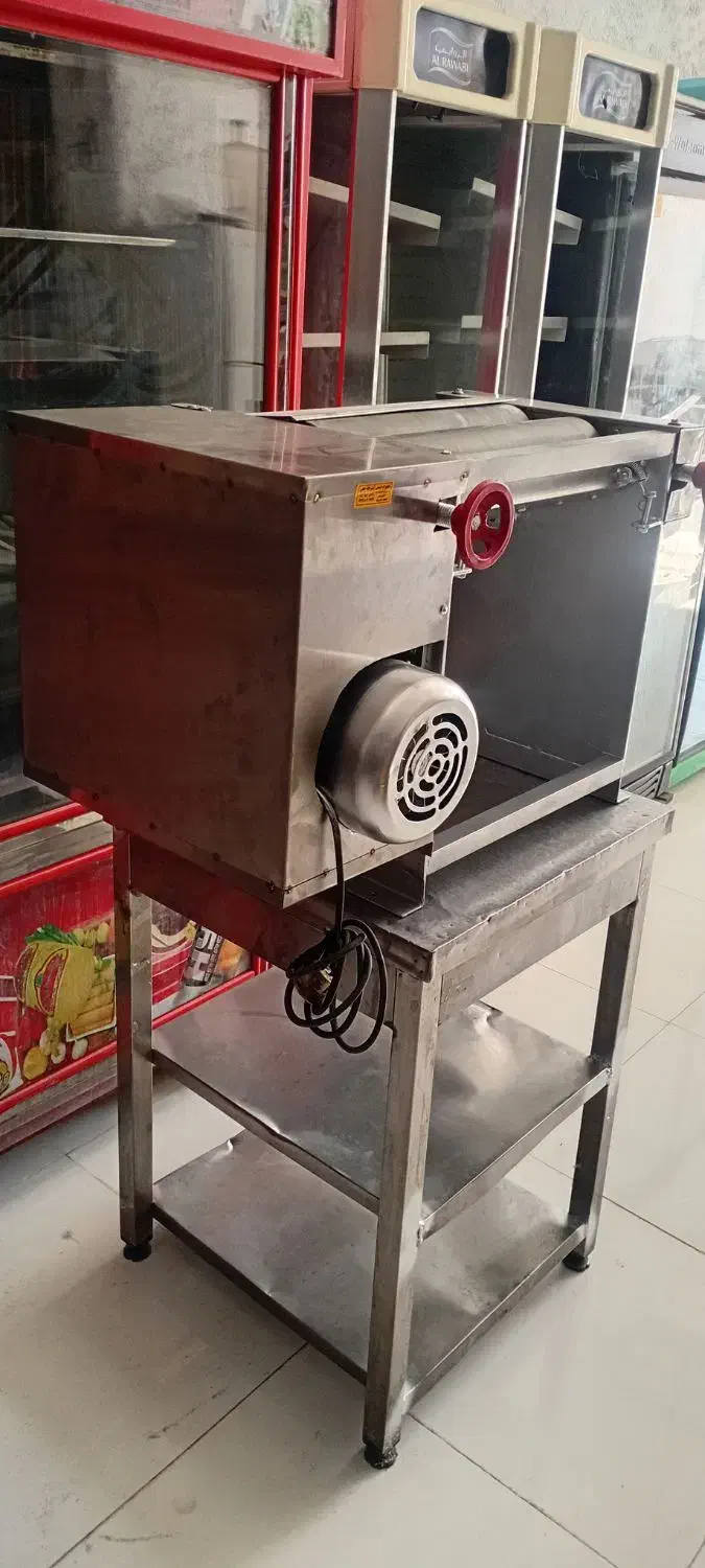 خمیر پهن کن|کافی‌شاپ و رستوران|اهواز, باغ شیخ|دیوار