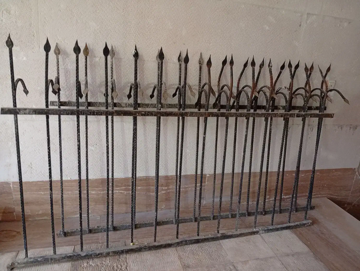 حفاظ - نرده|مصالح و تجهیزات ساختمان|هشتگرد, فاز ۱ مهستان|دیوار