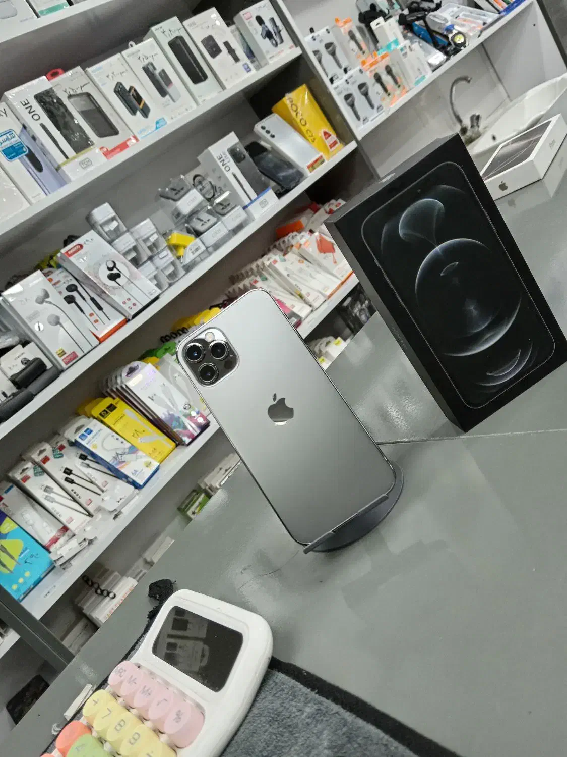 12pro|موبایل|صدرا-فارس, فاز ۱|دیوار