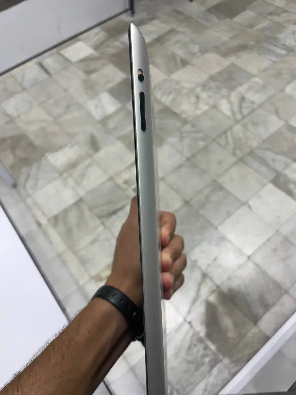 ipad 2 3g|تبلت|قم, چهل درخت‎|دیوار