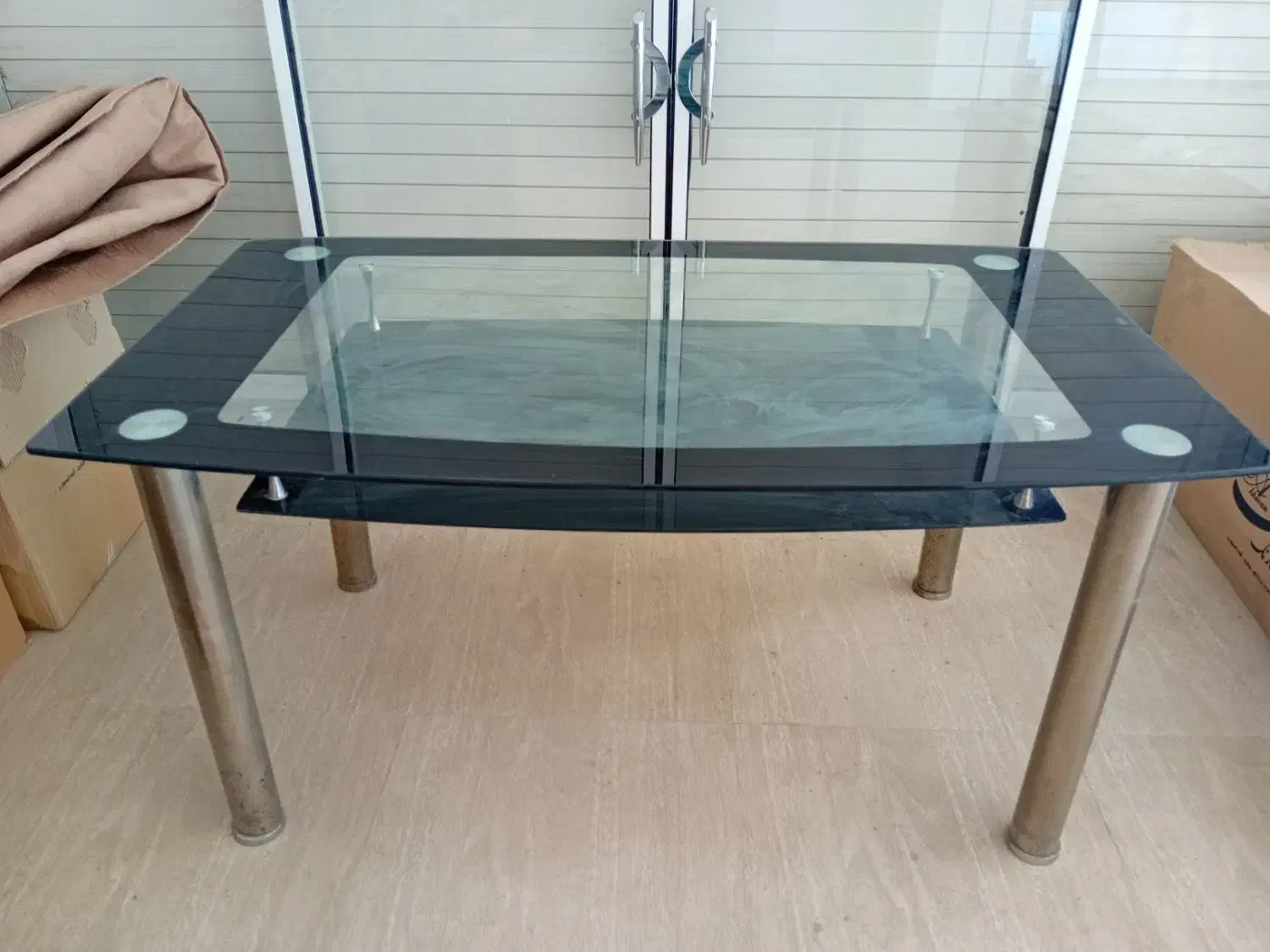 میز ناهارخوری ۶ نفره دو طبقه شیشه ای|میز و صندلی غذاخوری|یزد, |دیوار