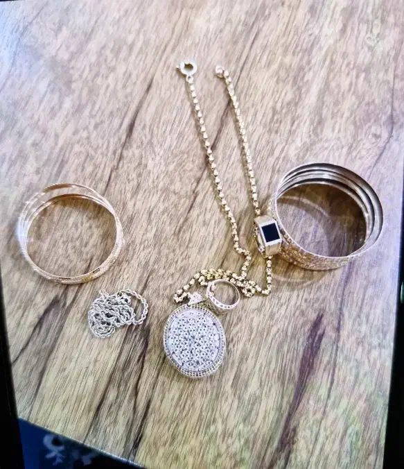 فروش مقدار طلا به قیمت تابلو|جواهرات|شهرکرد, |دیوار