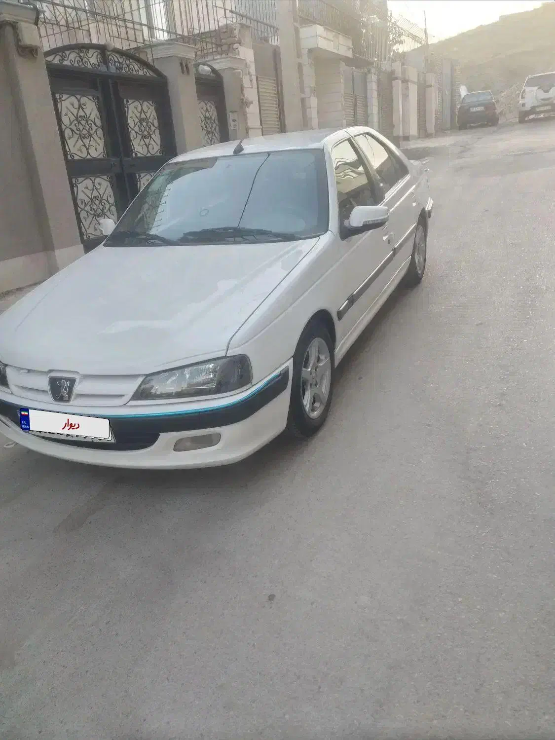 پژو پارس سال۱۴۰۱سفارشی بدون رنگ  دریچه سیمی|خودرو سواری و وانت|مشهد, چهارچشمه|دیوار