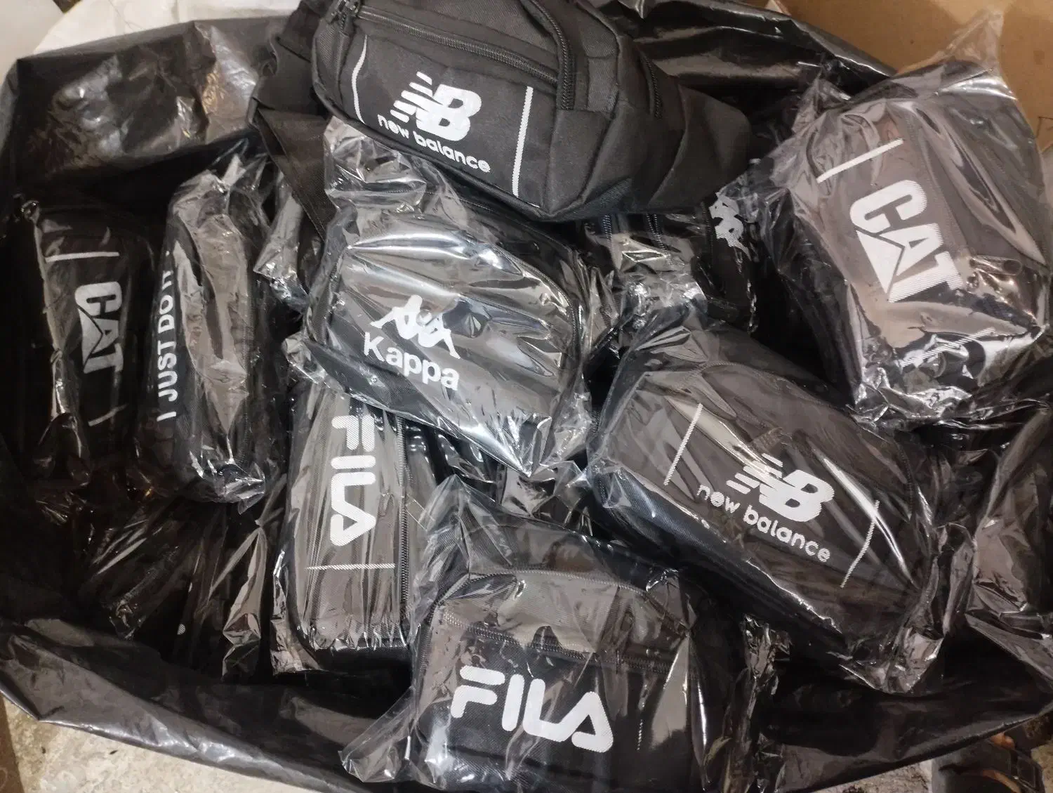 کارگاه تولیدکیف کمری بادی بگ مسافرتی باشگاهی|کیف، کفش، کمربند|اردبیل, |دیوار