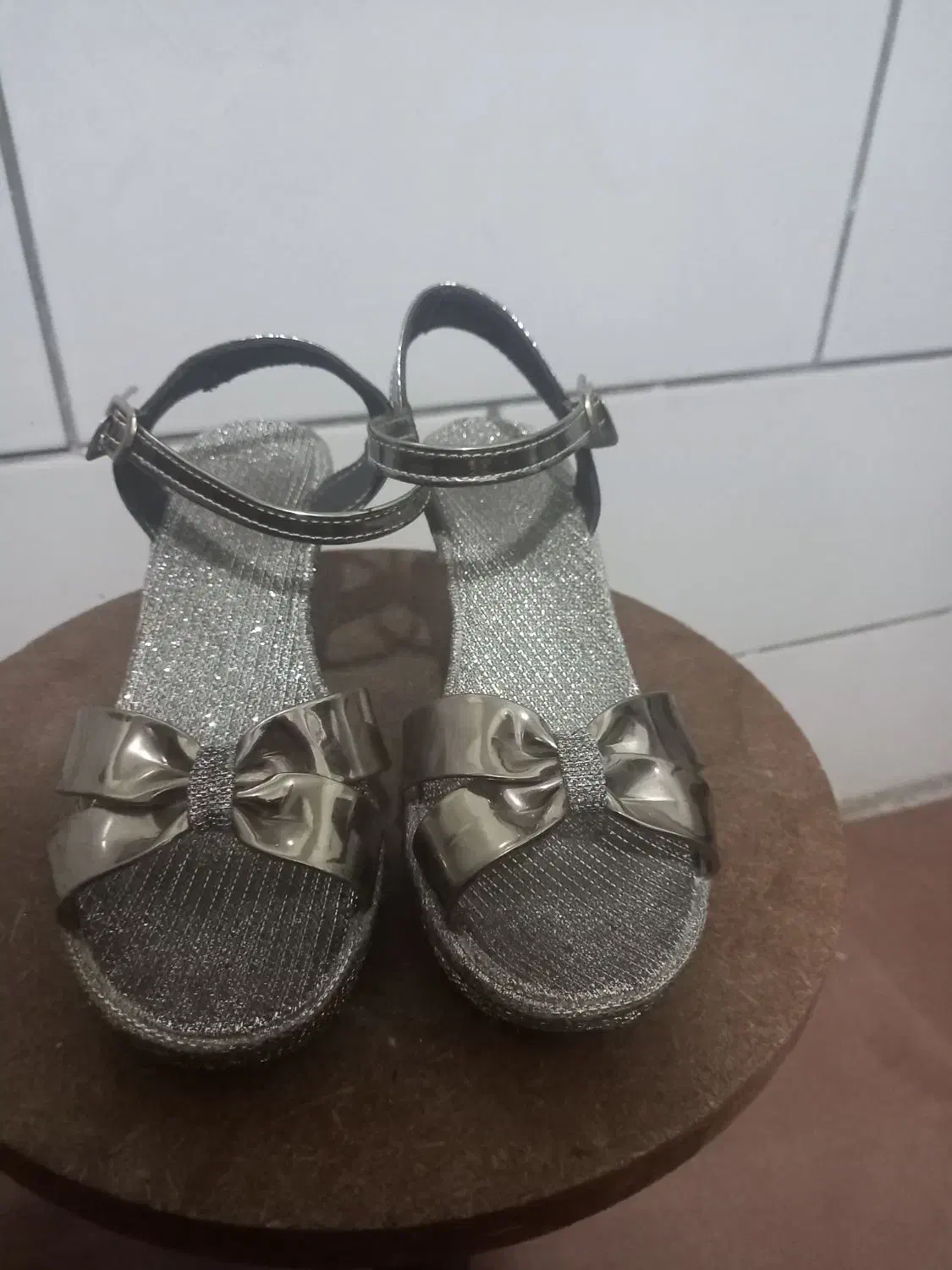 دو جفت صندل مجلسی دخترانه|کیف، کفش، کمربند|فسا, |دیوار